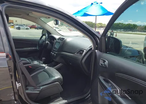 2015 Dodge Journey Crossroad z USA, uszkodzony, nr VIN 3C4PDCGG7FT591835